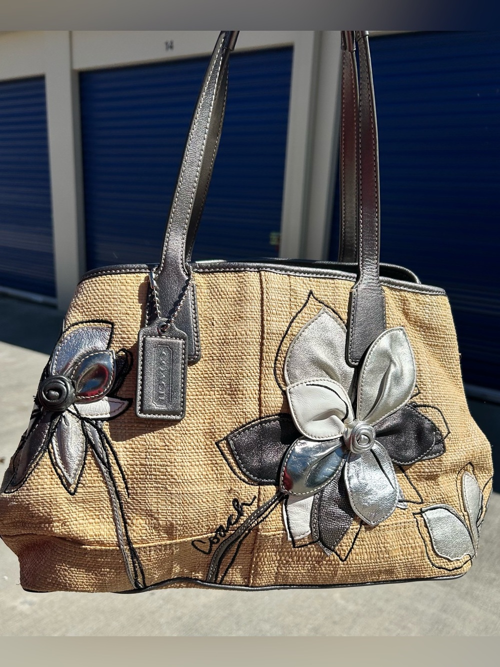Coach Hamptons Archive 10th Anniversary
Straw Leather Floral Carryall Purse